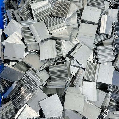 Geanodiseerd de Uitdrijvingsprofiel die van het Douanealuminium voor Venster machinaal bewerken
